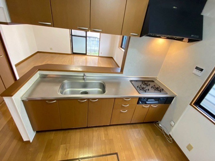 ��ʌ��������܎s�΋挴�R�S���ڂ̃e���X�n�E�X�̃L�b�`��