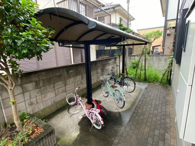 ��ʌ��������܎s�΋挴�R�S���ڂ̃e���X�n�E�X�̂��̑�