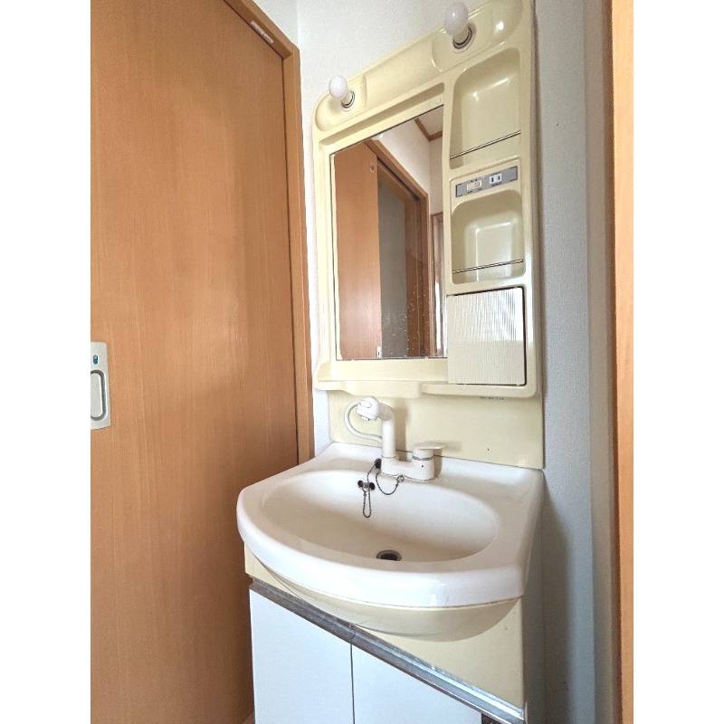 ��ʌ��k�����S�ɓޒ��{���P���ڂ̃A�p�[�g�̐��ʏ�