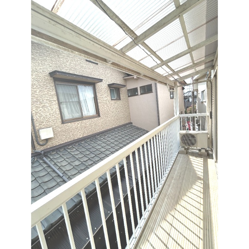 ��ʌ��k�����S�ɓޒ��{���P���ڂ̃A�p�[�g�̃o���R�j�[