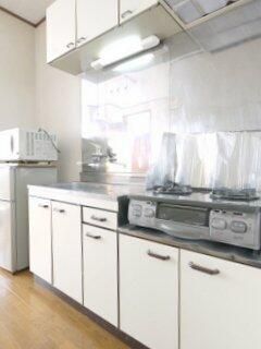 ��ʌ��@�c�s�厚�n���̃A�p�[�g�̃L�b�`��