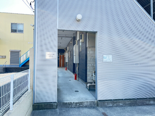 ��ʌ�����s�˒˓��Q���ڂ̃A�p�[�g�̃G���g�����X