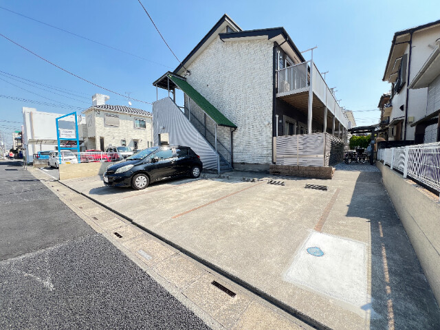 ��ʌ�����s�˒˓��Q���ڂ̃A�p�[�g�̒��ԏ�