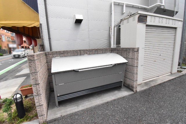 ��ʌ��������܎s�΋挴�R�P���ڂ̃A�p�[�g�̂��̑�