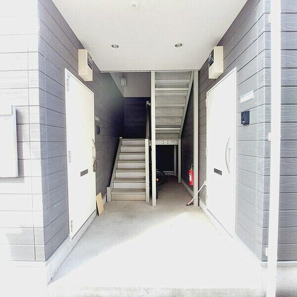 ��ʌ�����s�厚���̃A�p�[�g�̃G���g�����X