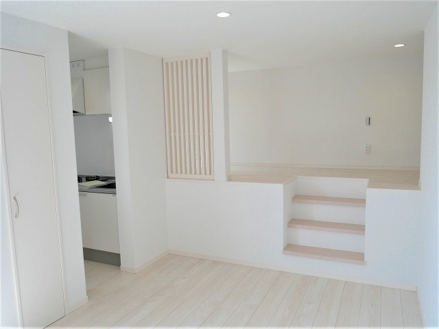 ��ʌ��������܎s�k����i���R���ڂ̃A�p�[�g�̋��ԁE���r���O