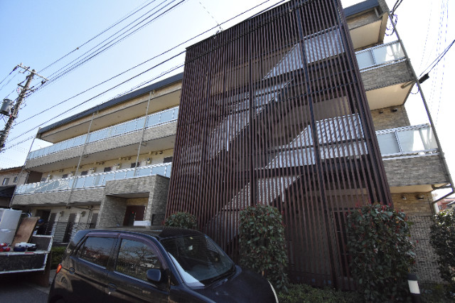 ��ʌ��������܎s���撬�J�R���ڂ̃}���V�����̃G���g�����X