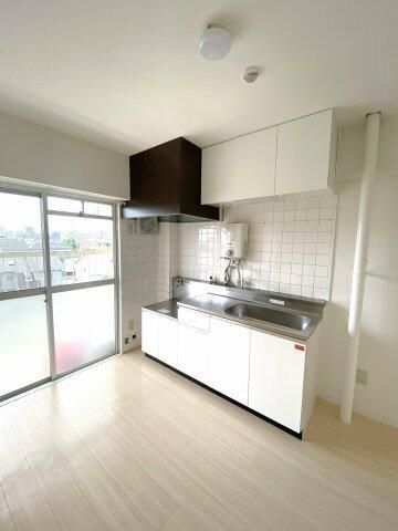 ��ʌ��������܎s�k��A�|���P���ڂ̃}���V�����̃L�b�`��