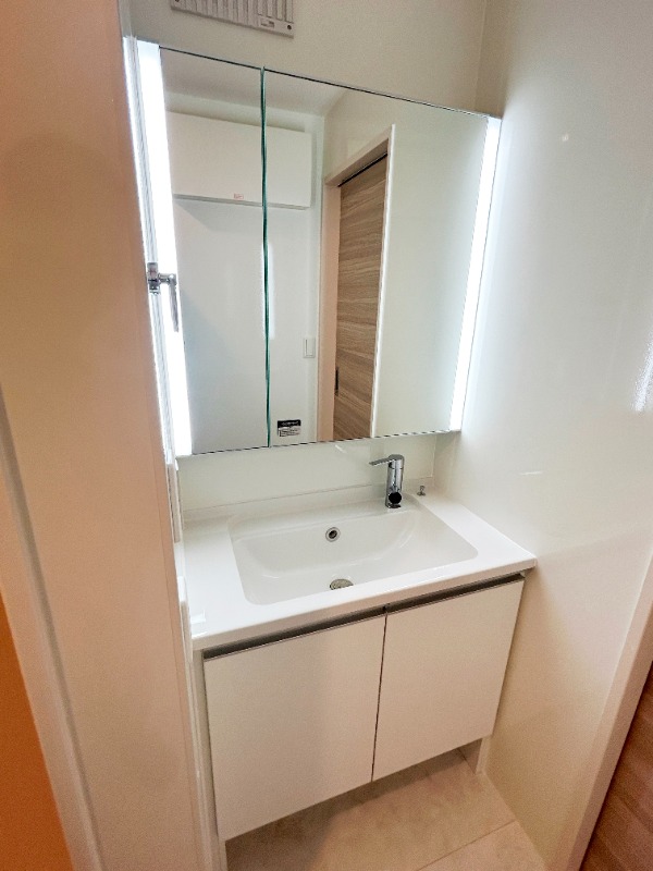 ��ʌ��������܎s��{����ؒ��S���ڂ̃A�p�[�g�̐��ʏ�