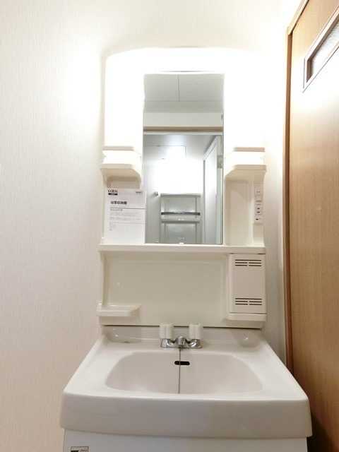 ��ʌ�����s�����P���ڂ̃}���V�����̐��ʏ�