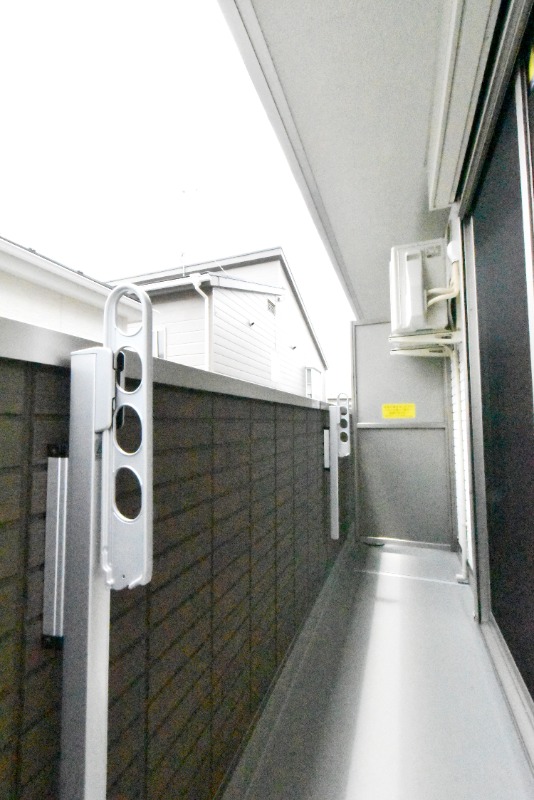 ��ʌ��������܎s��{��O���P���ڂ̃A�p�[�g�̃o���R�j�[