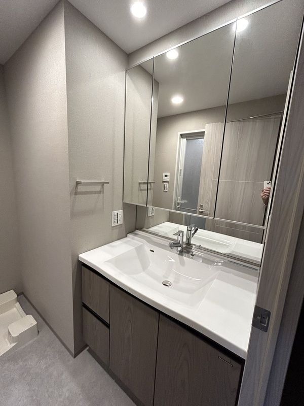 ��ʌ��������܎s��{����ؒ��Q���ڂ̃}���V�����̐��ʏ�