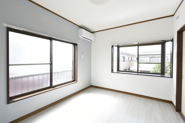 ��ʌ��@�c�s�@�c�R���ڂ̃A�p�[�g�̋��ԁE���r���O