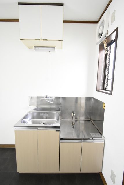 ��ʌ��@�c�s�@�c�R���ڂ̃A�p�[�g�̃L�b�`��