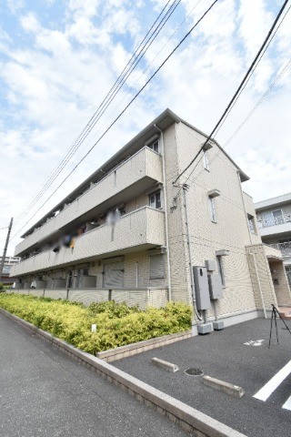 ��ʌ��z�J�s�ԎR���P����162-1�̃A�p�[�g�̌����O��