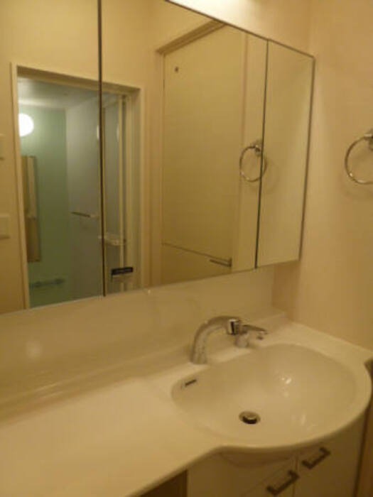 ��ʌ��z�J�s�ԎR���P���ڂ̃A�p�[�g�̐��ʏ�