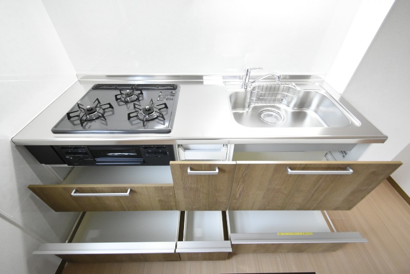 ��ʌ��������܎s�k�捡�H���̃A�p�[�g�̃L�b�`��