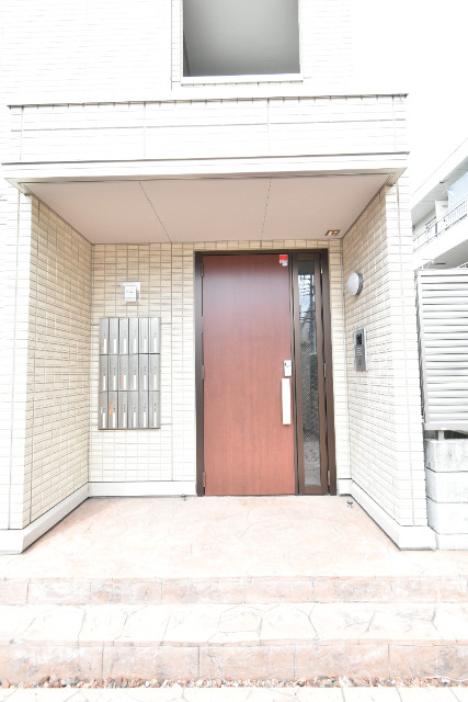 ��ʌ��z�J�s�ԎR���P���ڂ̃A�p�[�g�̃G���g�����X