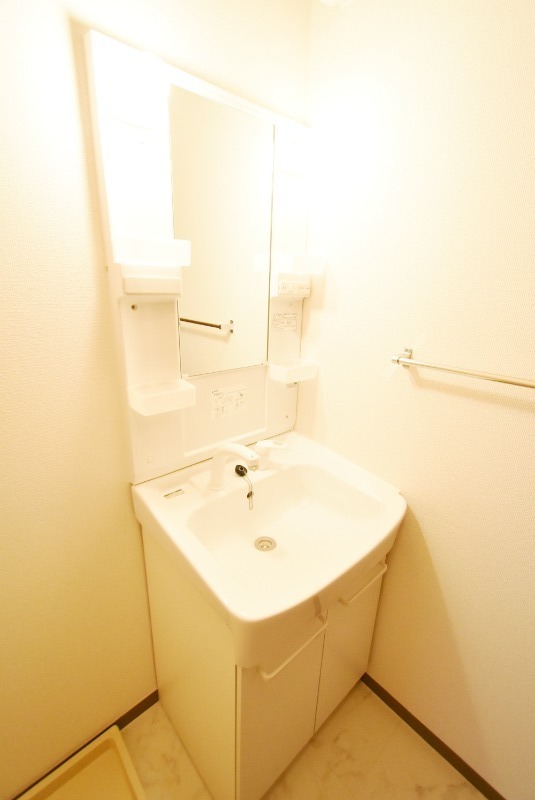 ��ʌ��������܎s�k�捡�H���̃A�p�[�g�̐��ʏ�