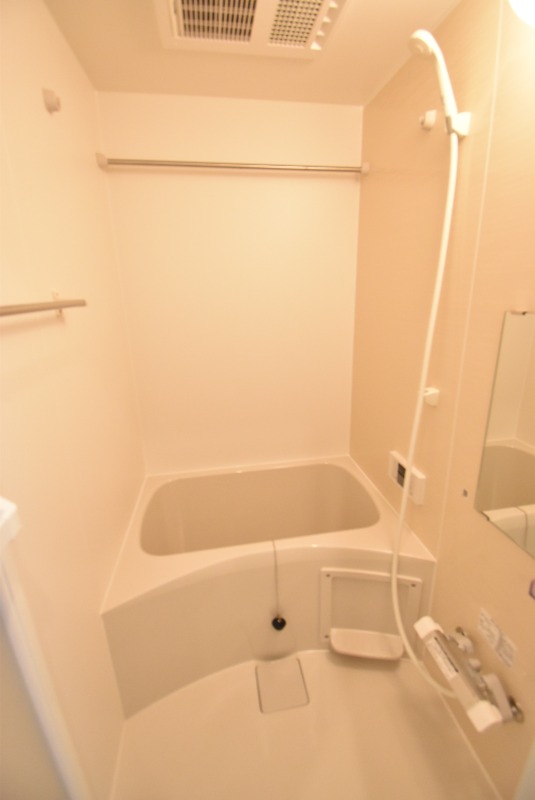 ��ʌ�����s������U���ڂ̃A�p�[�g�̃o�X