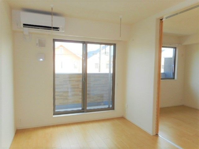 ��ʌ��k�����S�ɓޒ������R���ڂ̃A�p�[�g�̋����E���r���O