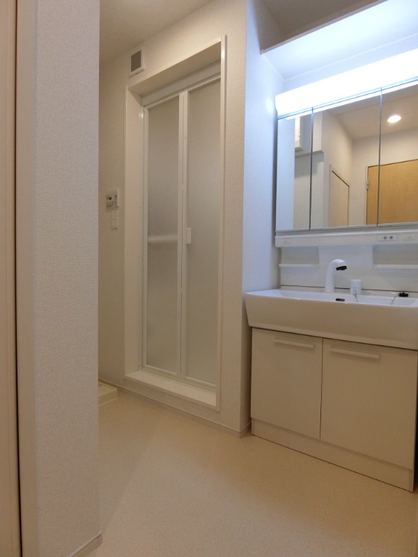 ��ʌ��k�����S�ɓޒ������R���ڂ̃A�p�[�g�̐��ʏ�