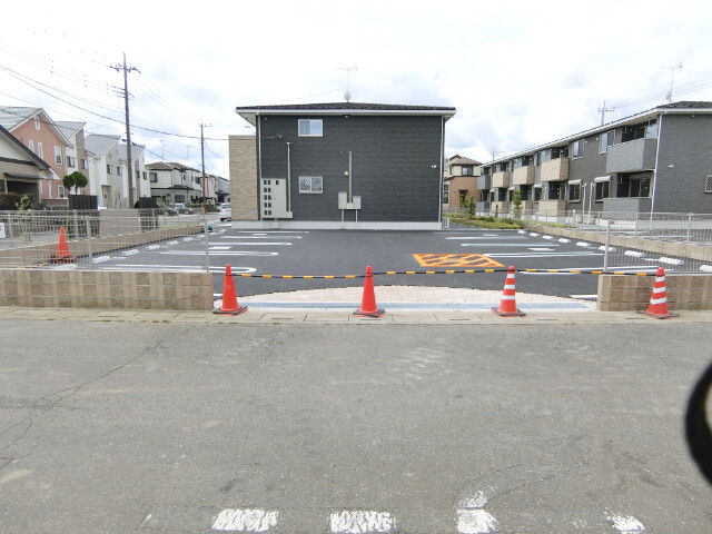 ��ʌ��k�����S�ɓޒ������R���ڂ̃A�p�[�g�̒��ԏ�