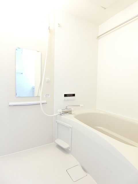 ��ʌ��������܎s��{��x�̓����P���ڂ̃A�p�[�g�̃o�X