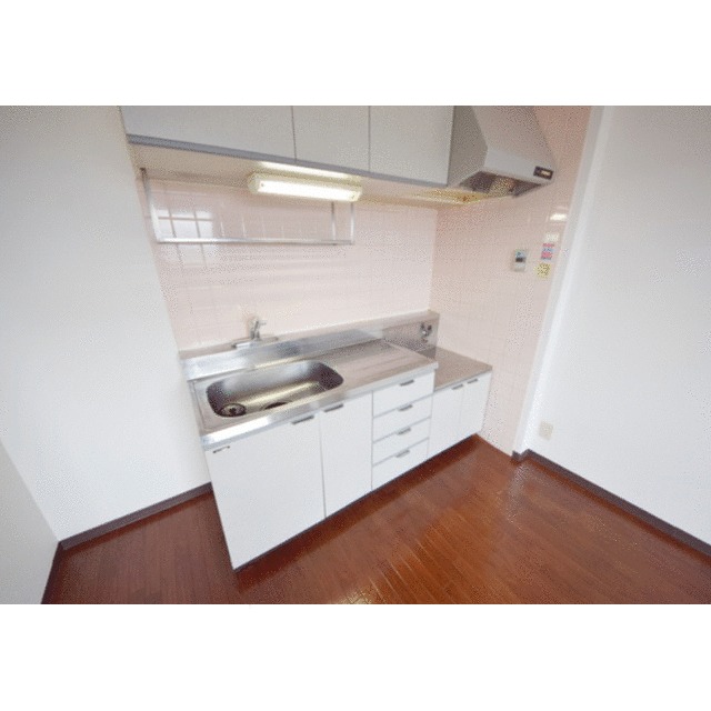 ��ʌ��������܎s��΋擌��΂S���ڂ̃}���V�����̃L�b�`��