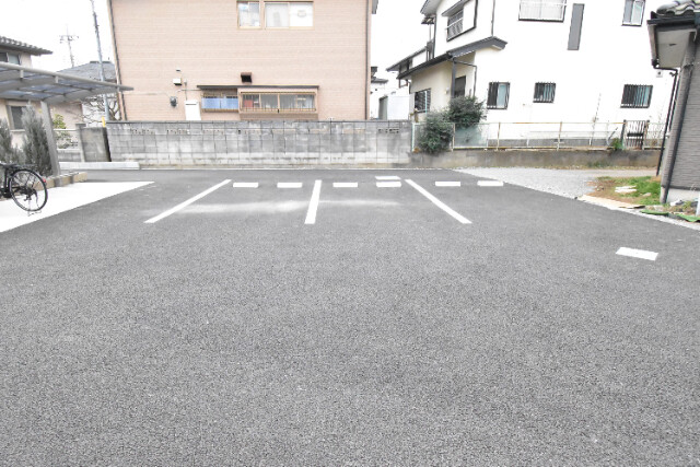 ��ʌ��������܎s������厚���V��̃A�p�[�g�̒��ԏ�