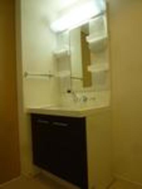 ��ʌ��������܎s�΋�厚�����̃A�p�[�g�̐��ʏ�