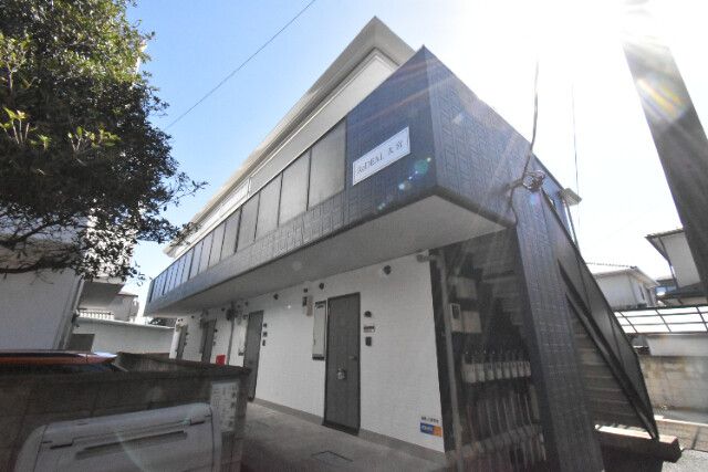 ��ʌ��������܎s��{�捂�@���Q���ڂ̃A�p�[�g�̌����O��