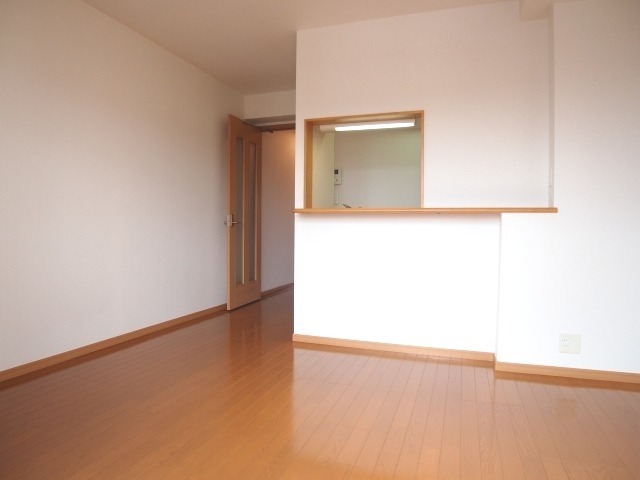 ��ʌ�����s��c�{�̃}���V�����̋��ԁE���r���O