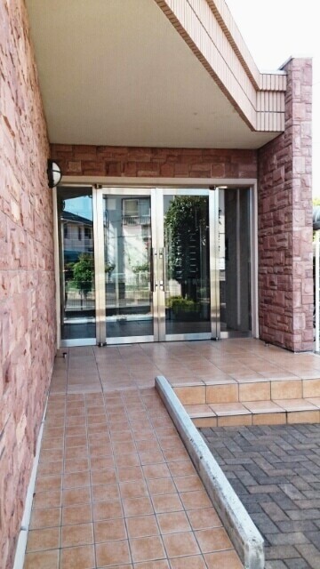 ��ʌ�����s��c�{�̃}���V�����̃G���g�����X