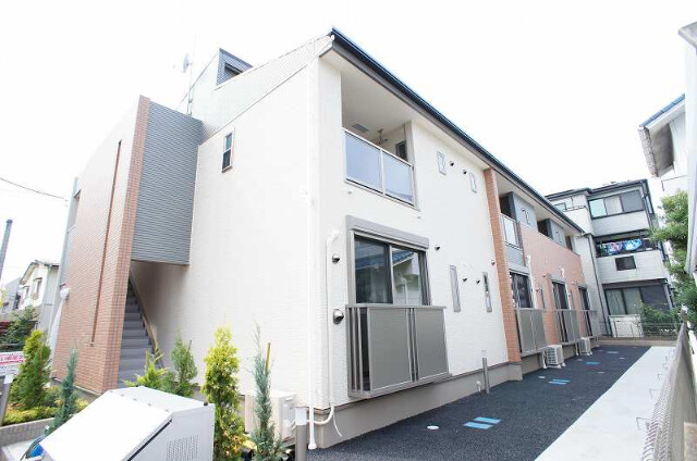 ��ʌ�����s�씵���J�T���ڂ̃A�p�[�g�̌����O��