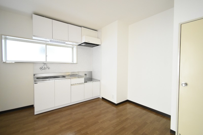 ��ʌ��������܎s�����擌��{�S���ڂ̃A�p�[�g�̋��ԁE���r���O