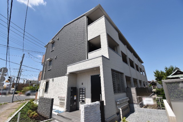 ��ʌ��z�J�s�{�{���Q���ڂ̃A�p�[�g�̌����O��