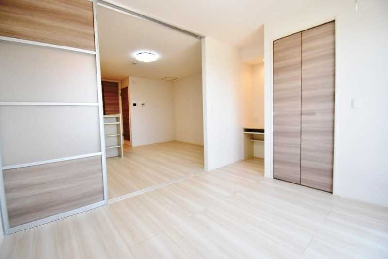 ��ʌ��z�J�s�{�{���Q���ڂ̃A�p�[�g�̋��ԁE���r���O