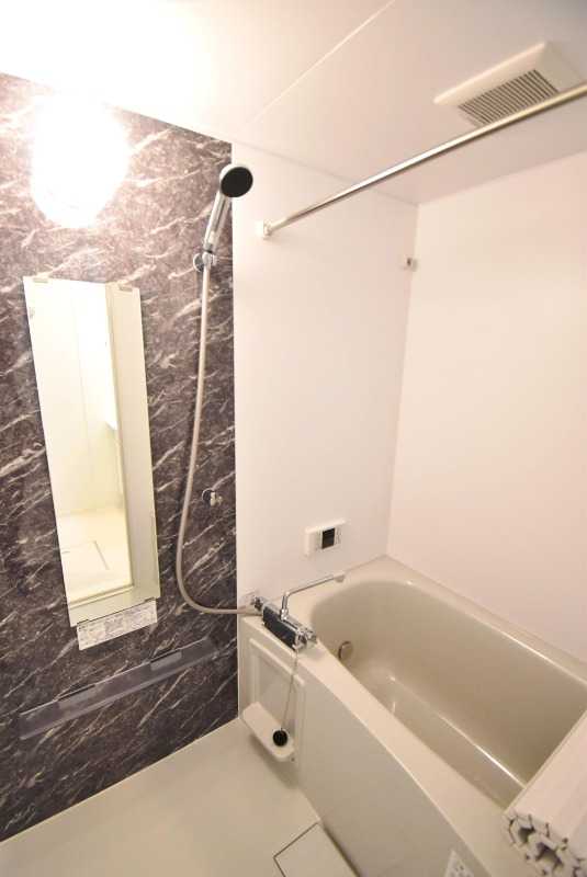 ��ʌ��z�J�s�{�{���Q���ڂ̃A�p�[�g�̃o�X