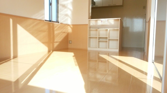 ��ʌ�����s����T���ڂ̃A�p�[�g�̋��ԁE���r���O