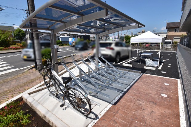 ��ʌ��z�J�s�{�{���Q���ڂ̃A�p�[�g�̂��̑�