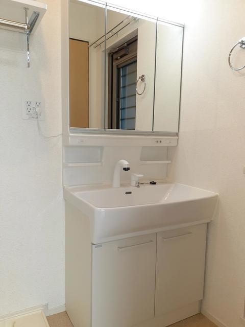 ��ʌ��������܎s�k��g�쒬�Q���ڂ̃A�p�[�g�̐��ʏ�