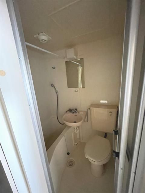 ��ʌ��������܎s��΋搼���T���ڂ̃A�p�[�g�̃o�X