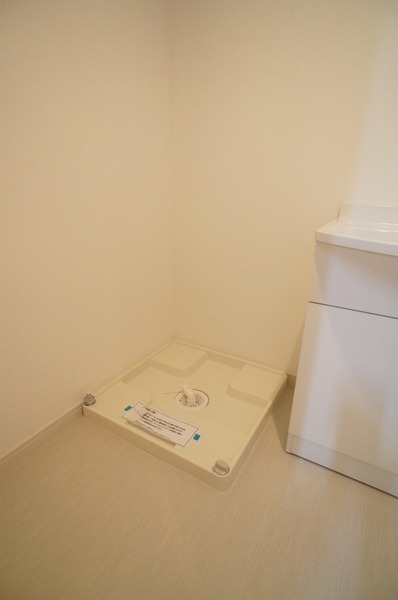 ��ʌ�����s����P���ڂ̃A�p�[�g�̂��̑��ݔ�