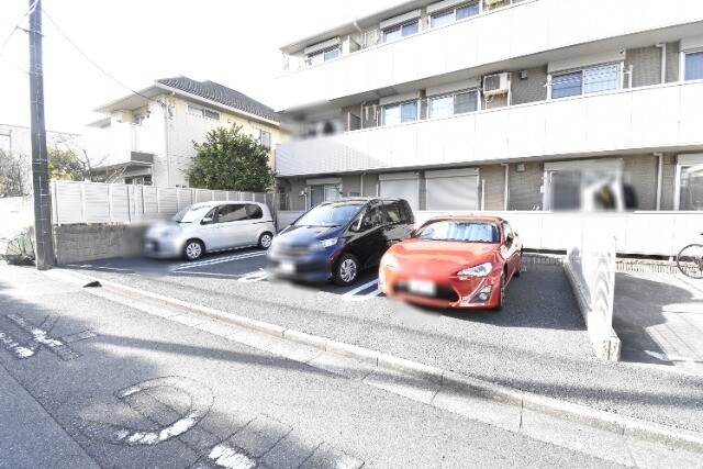 ��ʌ��������܎s������㗎���T���ڂ̃A�p�[�g�̒��ԏ�