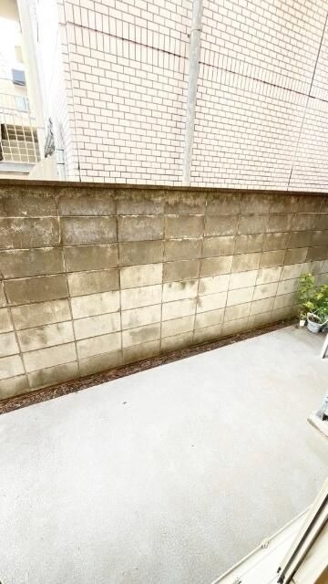 ��ʌ��������܎s��{��听���Q���ڂ̃e���X�n�E�X�̃o���R�j�[