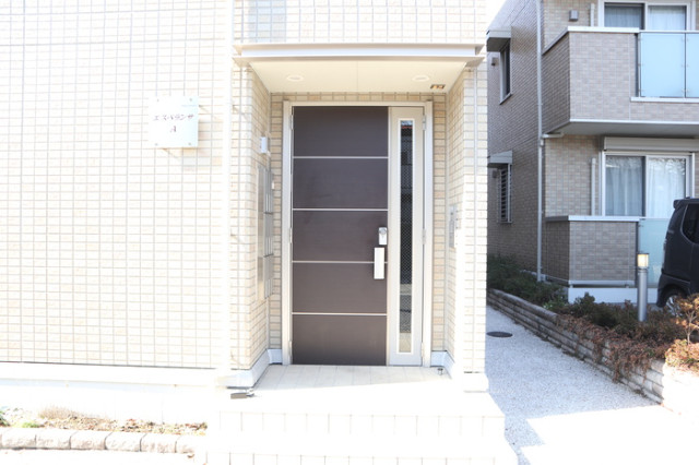 ��ʌ�����s�O�c�a�Q���ڂ̃A�p�[�g�̃G���g�����X