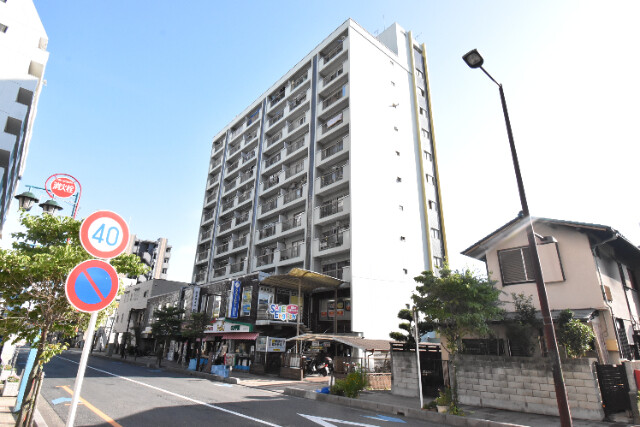 ��ʌ��n�s�����R���ڂ̃}���V�����̌����O��