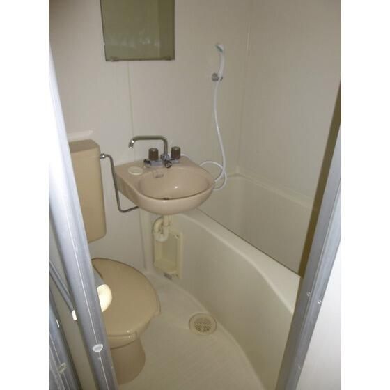 ��ʌ��������܎s��΋搼���T���ڂ̃A�p�[�g�̃o�X