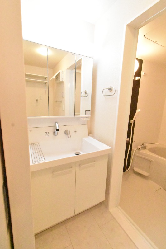 ��ʌ��������܎s���搼��{�R���ڂ̃A�p�[�g�̐��ʏ�